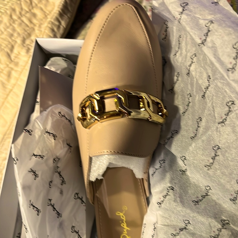 Qupid nude slides size 8.5